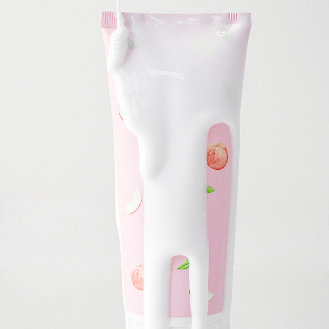 Очищаюча пінка з персиком BIOAQUA Peach Acid Cleanser