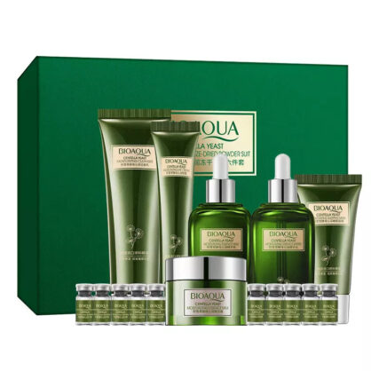Подарочный набор с центеллой азиатской BIOAQUA Centella Yeast Moisturizing Freeze-Dried Powder Suit