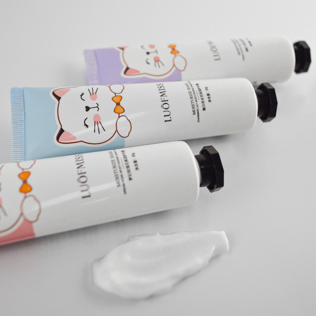 Крем для рук с лилией LUOFMISS Charming Lily Moisturizing Hand Cream