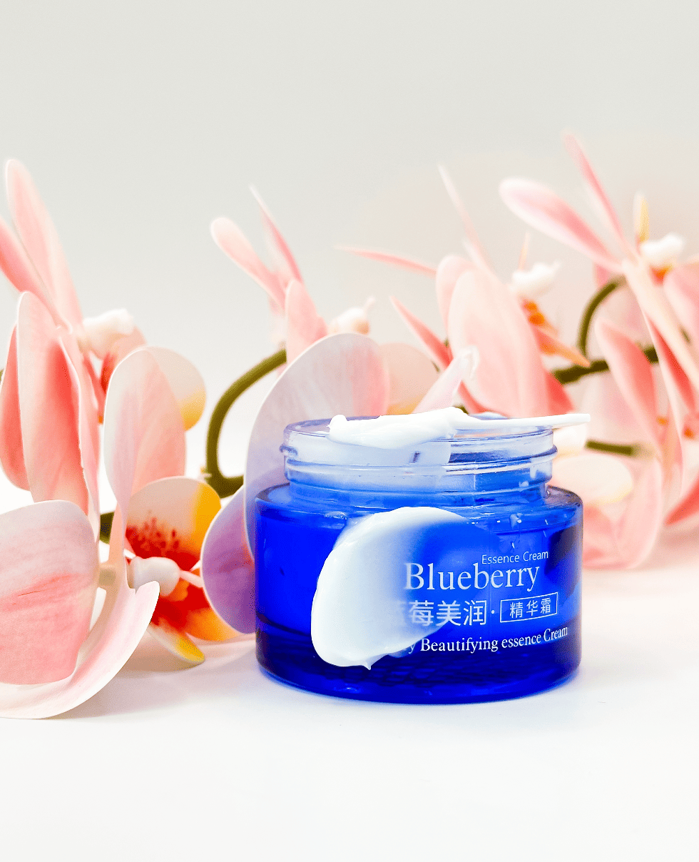 Крем для обличчя з чорницею BIOAQUA Wonder Essence Cream