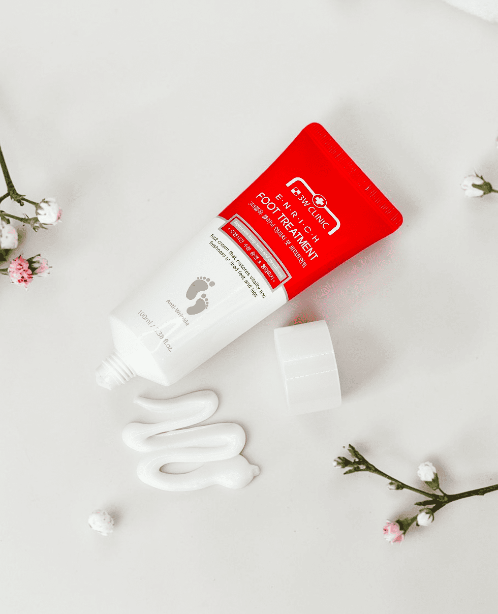 Крем для ніг з гіалуроновою кислотою від втоми 3W Clinic Enrich Foot Treatment