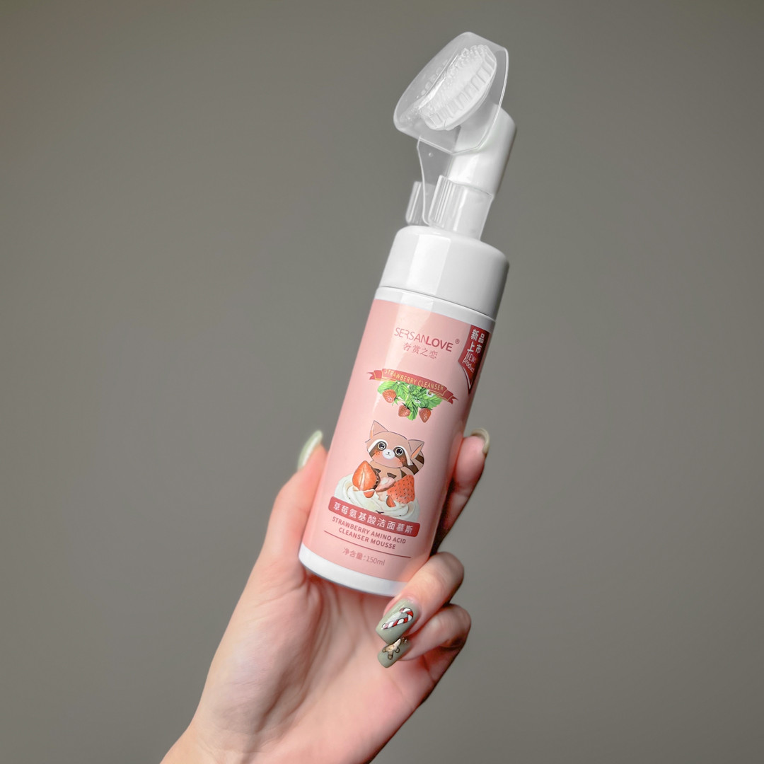 Пенка-мусс с клубникой SERSAN LOVE Strawberry Amino Acid Cleansing Mousse