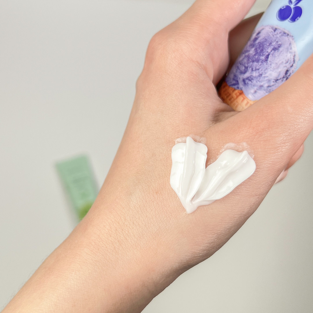 Крем для рук черника Images Blueberry Bright And Tender Skin Hand Cream