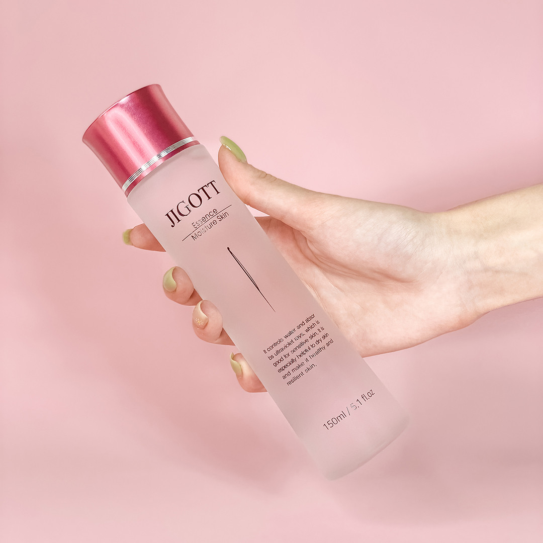 Зволожуючий тонік JIGOTT Essence Moisture Skin