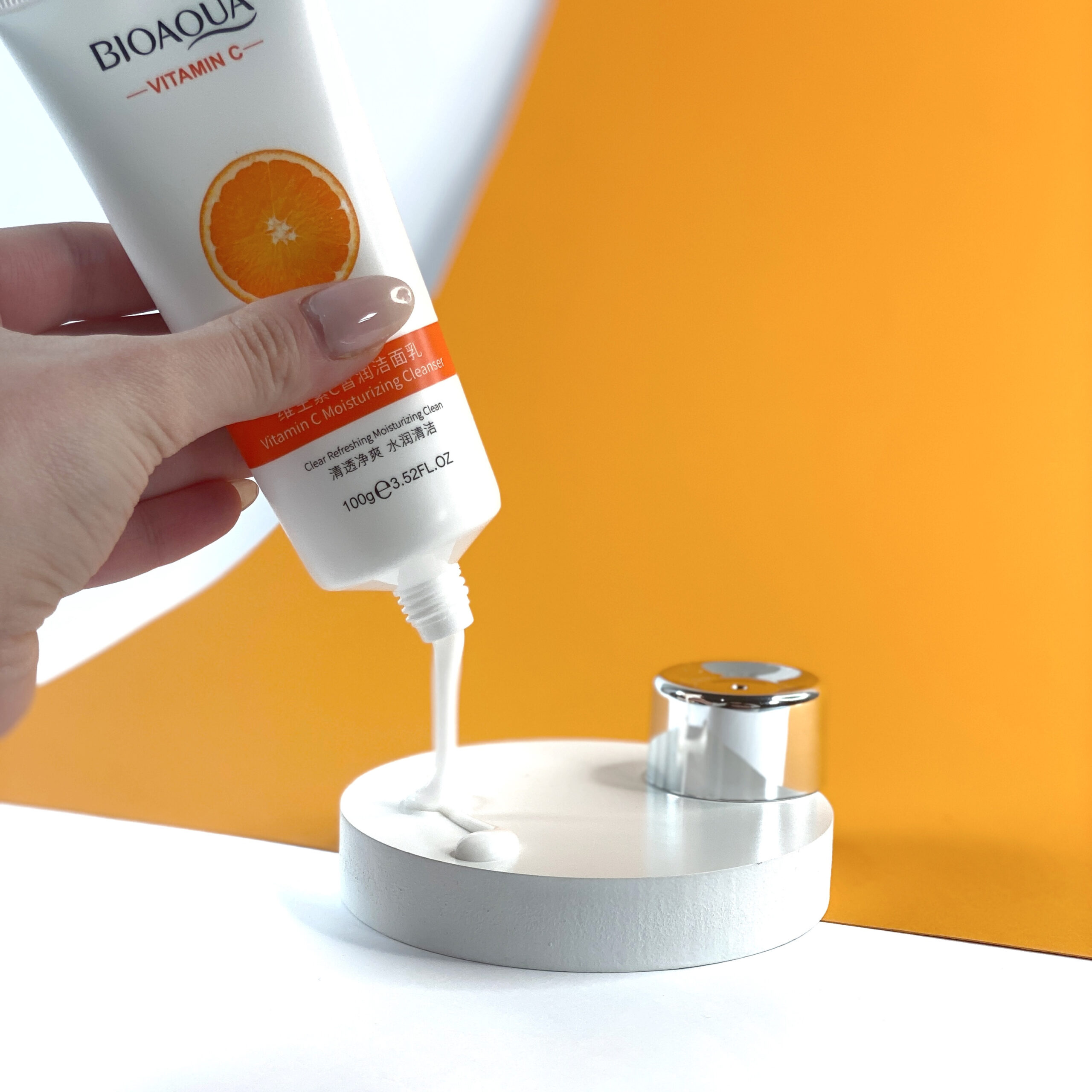Пенка для умывания с витамином С Bioaqua Vitamin C Moisturizing Cleanser
