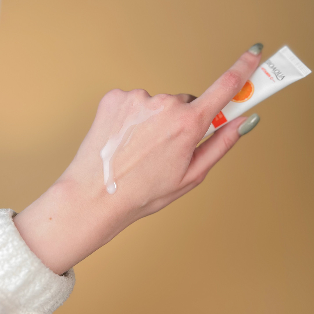 Крем вокруг глаз с витамином С Bioaqua Vitamin C Moisturizing Eye Cream