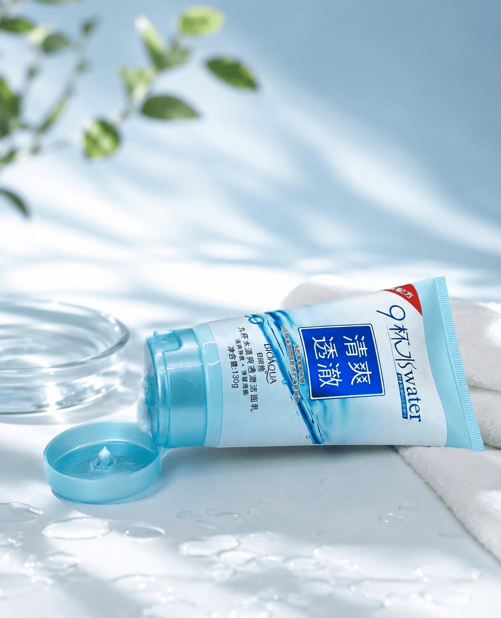 Зволожуючий крем-гель для вмивання Bioaqua 9 Cups Of Water Facial Cleanser