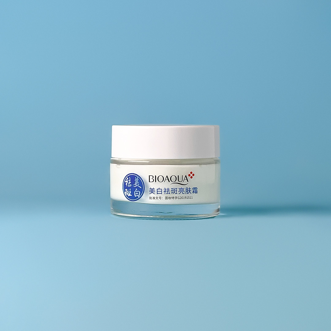 Крем для лица осветляющий Bioaqua Whitening Cream