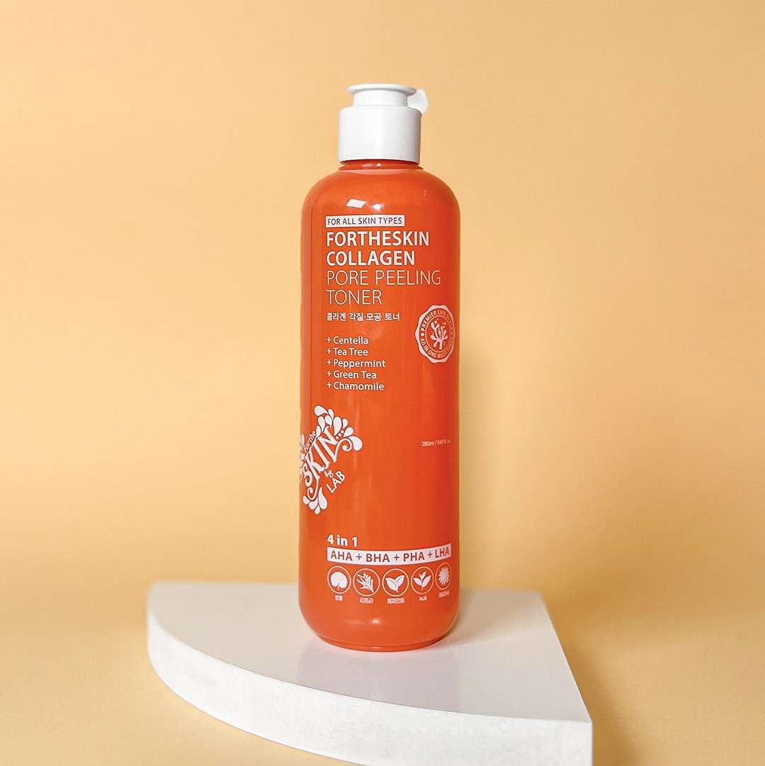 Тонер с коллагеном и кислотами FORTHESKIN Collagen Pore Peeling Toner