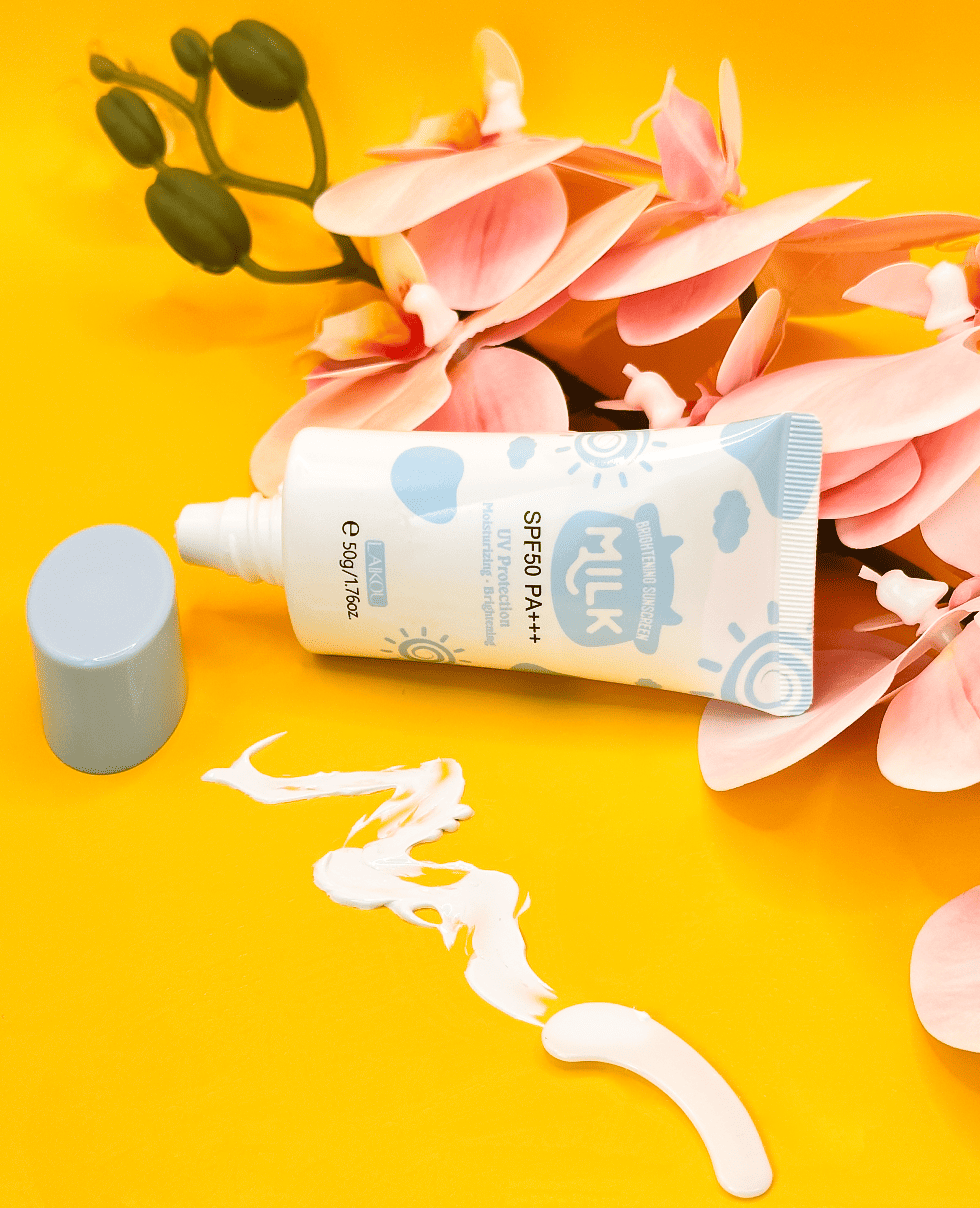 Сонцезахисний крем з протеїнами молока LAIKOU Milk Brightening Sunscreen SPF50 PA +++
