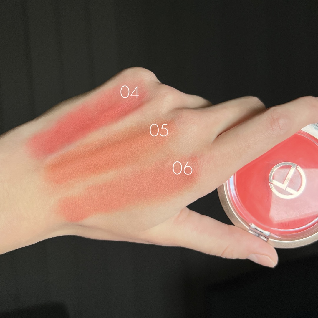 Компактні рум’яна O.TWO.O Glow Colour Bounce Blush