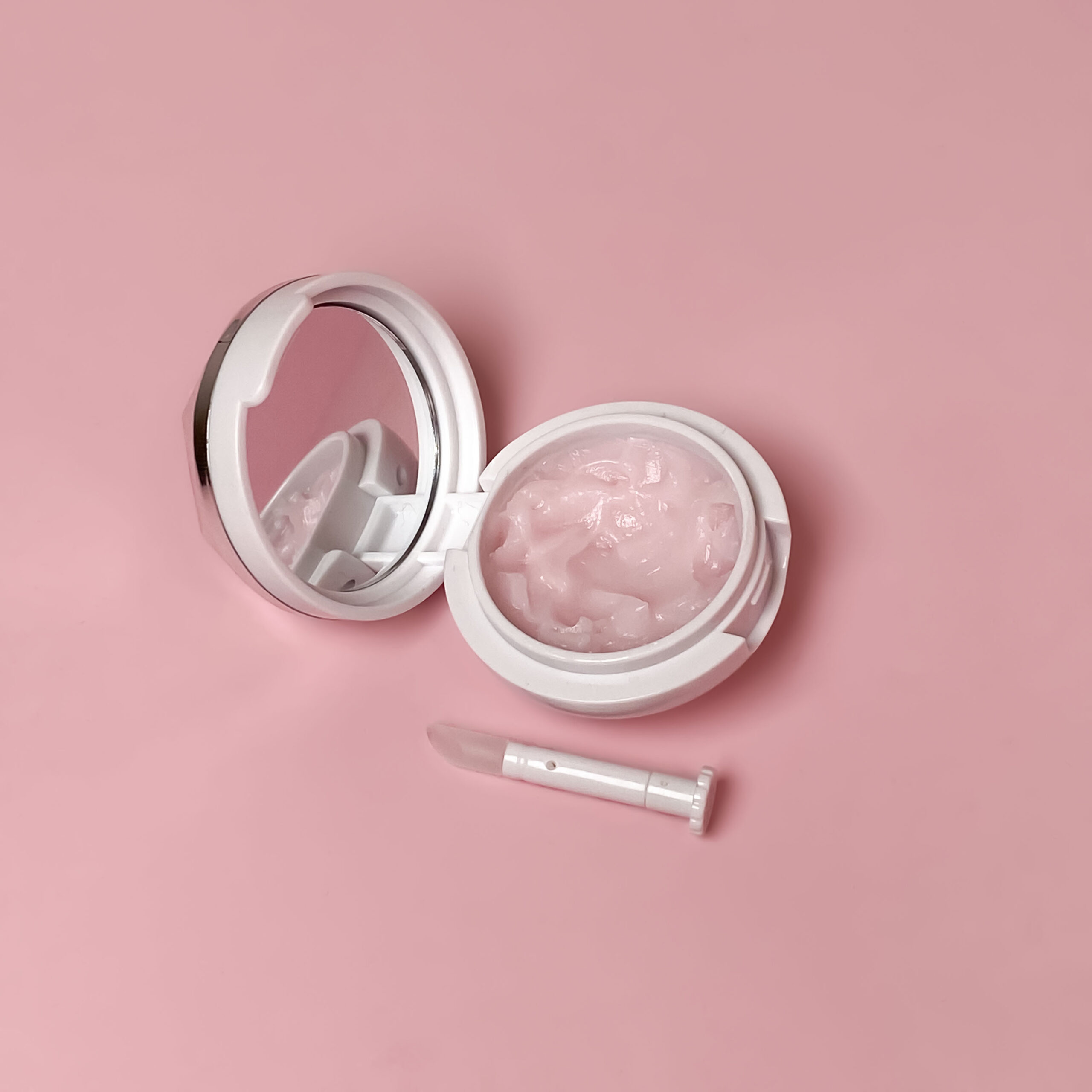 Маска-бальзам для губ з екстрактом полуниці Bioaqua Strawberry Moisturizing Lip Mask