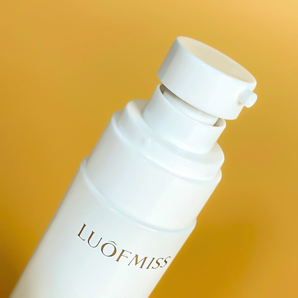 Кремовая сыворотка вокруг глаз с ретинолом от морщин Luofmiss Retinol Anti-Wrinkle Eye Essence