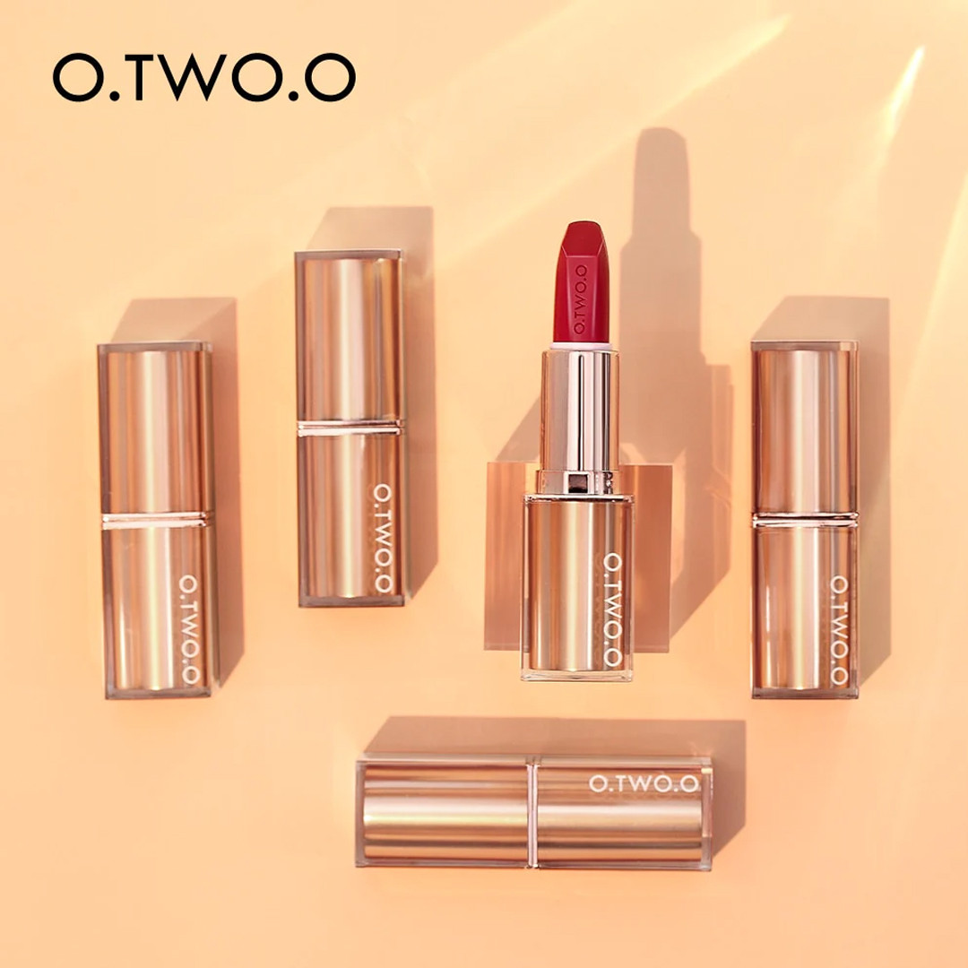 Помада O.TWO.O Gorgeous Lipstick