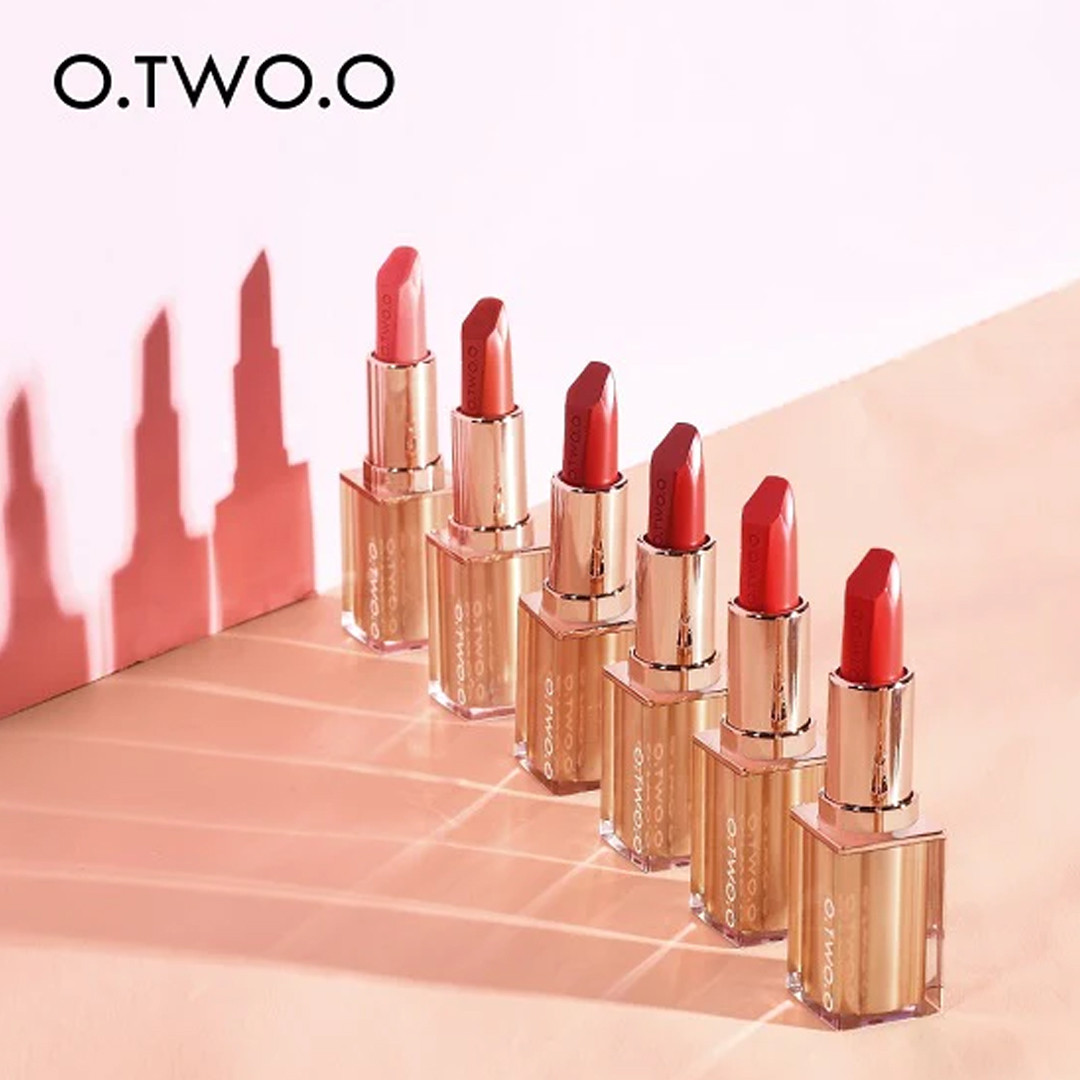 Помада O.TWO.O Gorgeous Lipstick