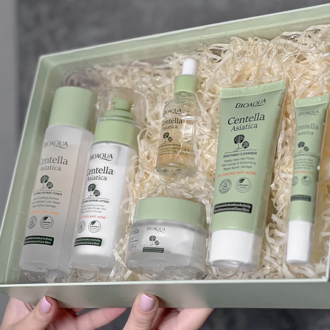 Подарунковий набір з центелою азіатською Bioaqua Centella Asiatica Soothing Repair Six-piece Suit