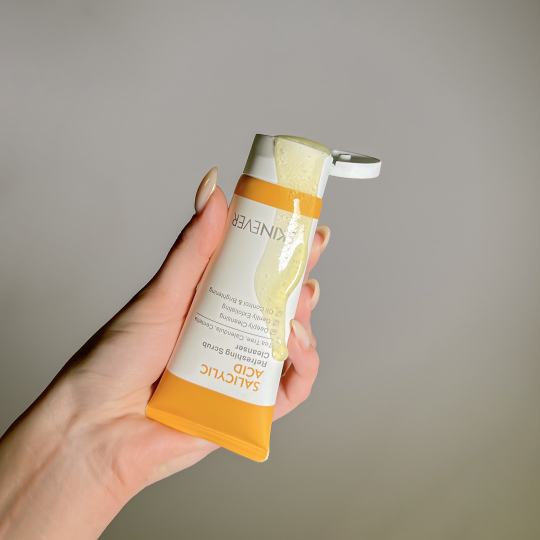 Пінка для вмивання із саліциловою кислотою  SKINEVER Salicylic Acid Refreshing Scrub Cleanser