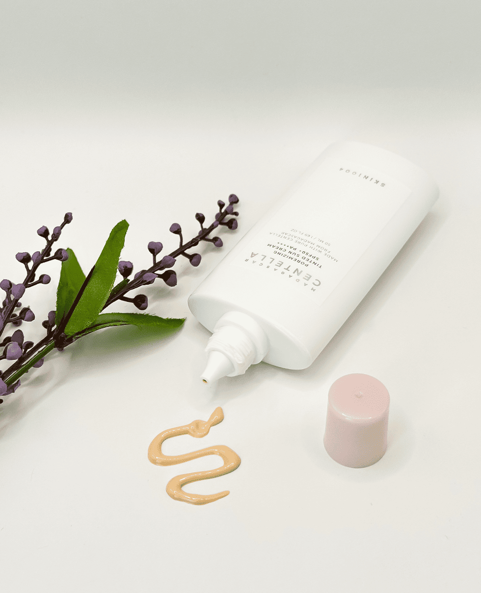 Тонирующий солнцезащитный крем Skin1004 Madagascar Centella Poremizing Velvet Finish Sun Cream SPF50+ PA++++