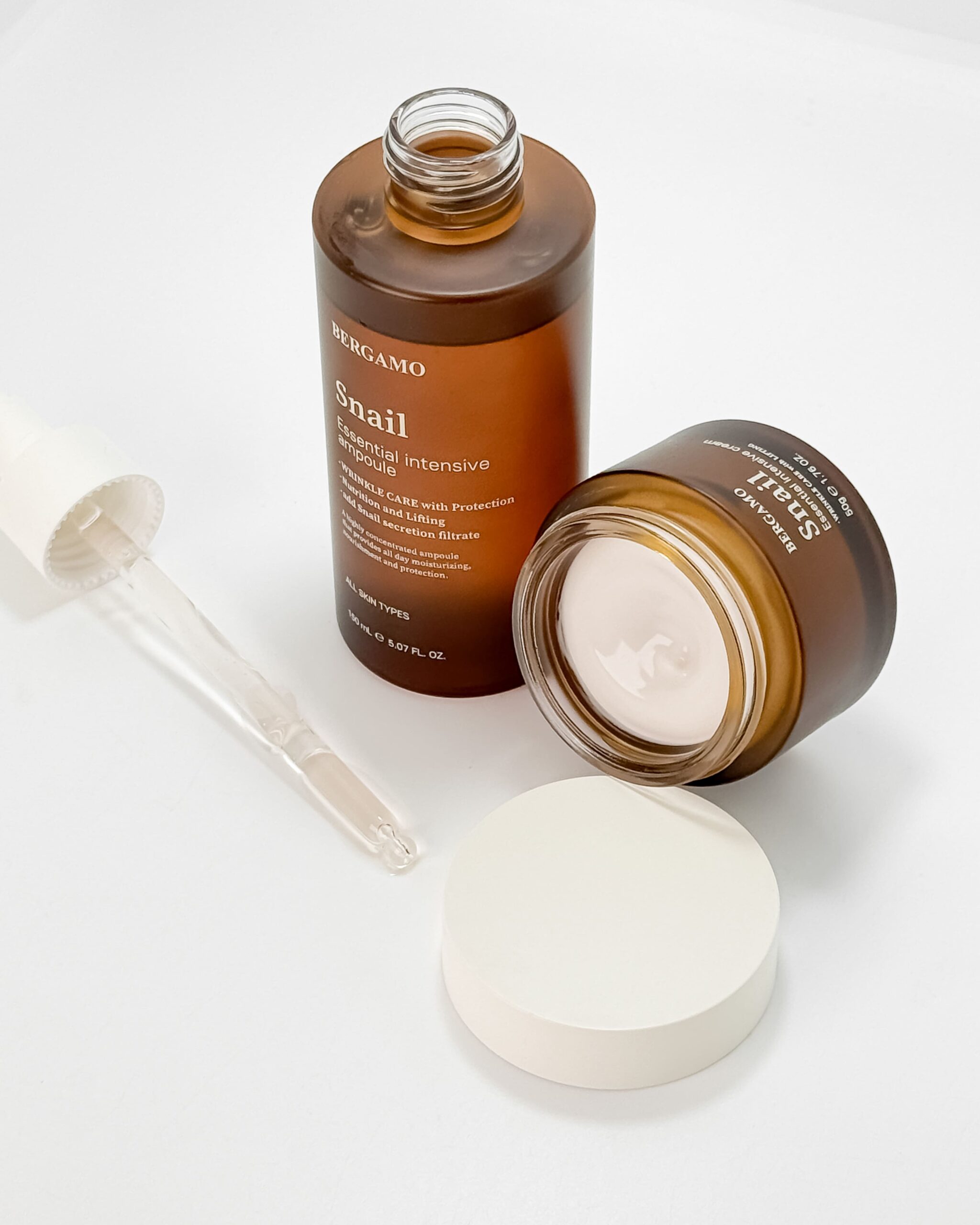Крем для лица с муцином улитки Bergamo Snail Essential Intensive Cream