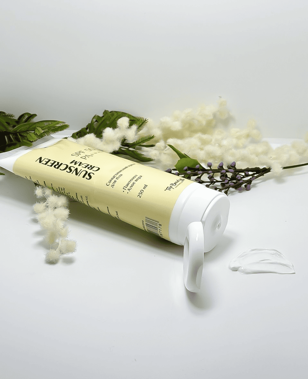 Солнцезащитный крем для тела с алоэ вера и пантенолом Top Beauty SPF 50 PA++++