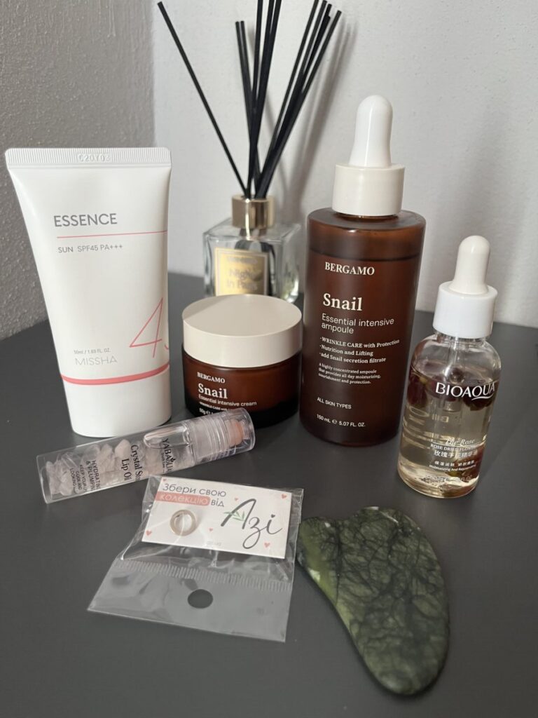 Крем для лица с муцином улитки Bergamo Snail Essential Intensive Cream
