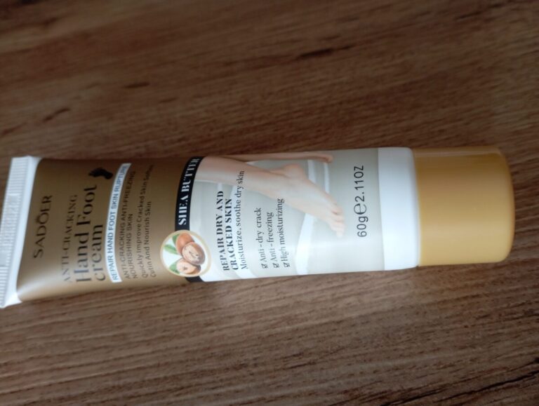 Крем для загрубевшей кожи ног и рук Sadoer Anti-Cracking Hand Foot Cream
